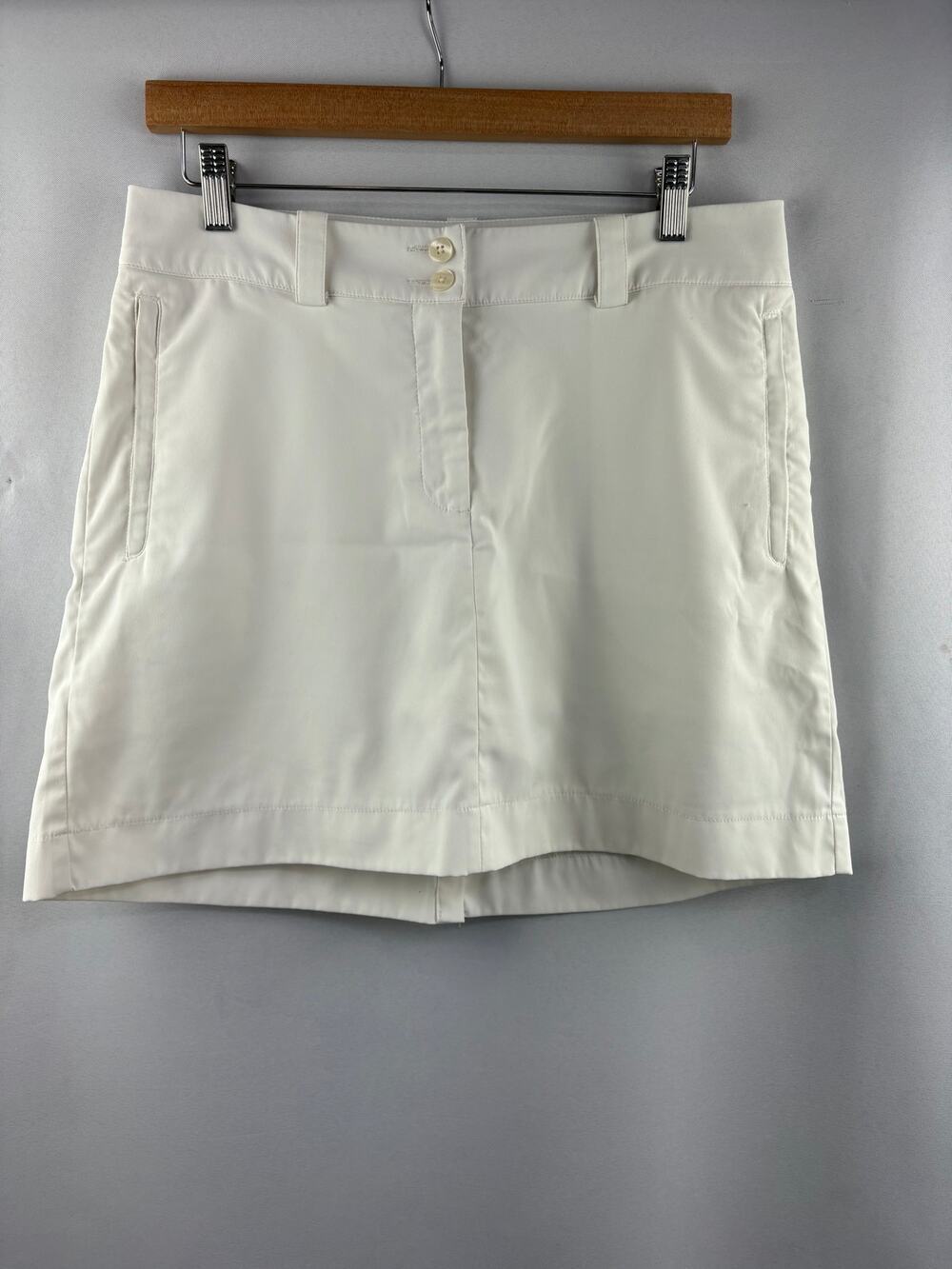Women’s Nike Golf Size 6 White Skort